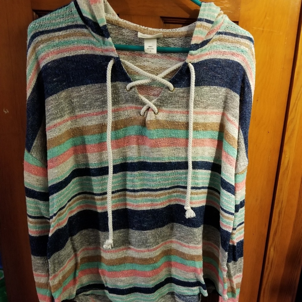 Super cute lightweight Pullover